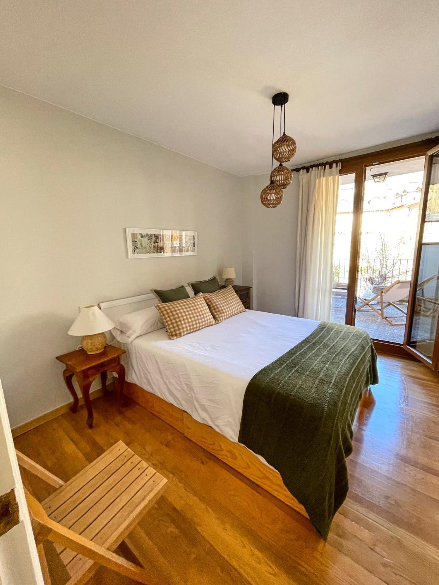 Apartamento Familiar En El Centro De Benasque Con Terraza Eksteriør billede
