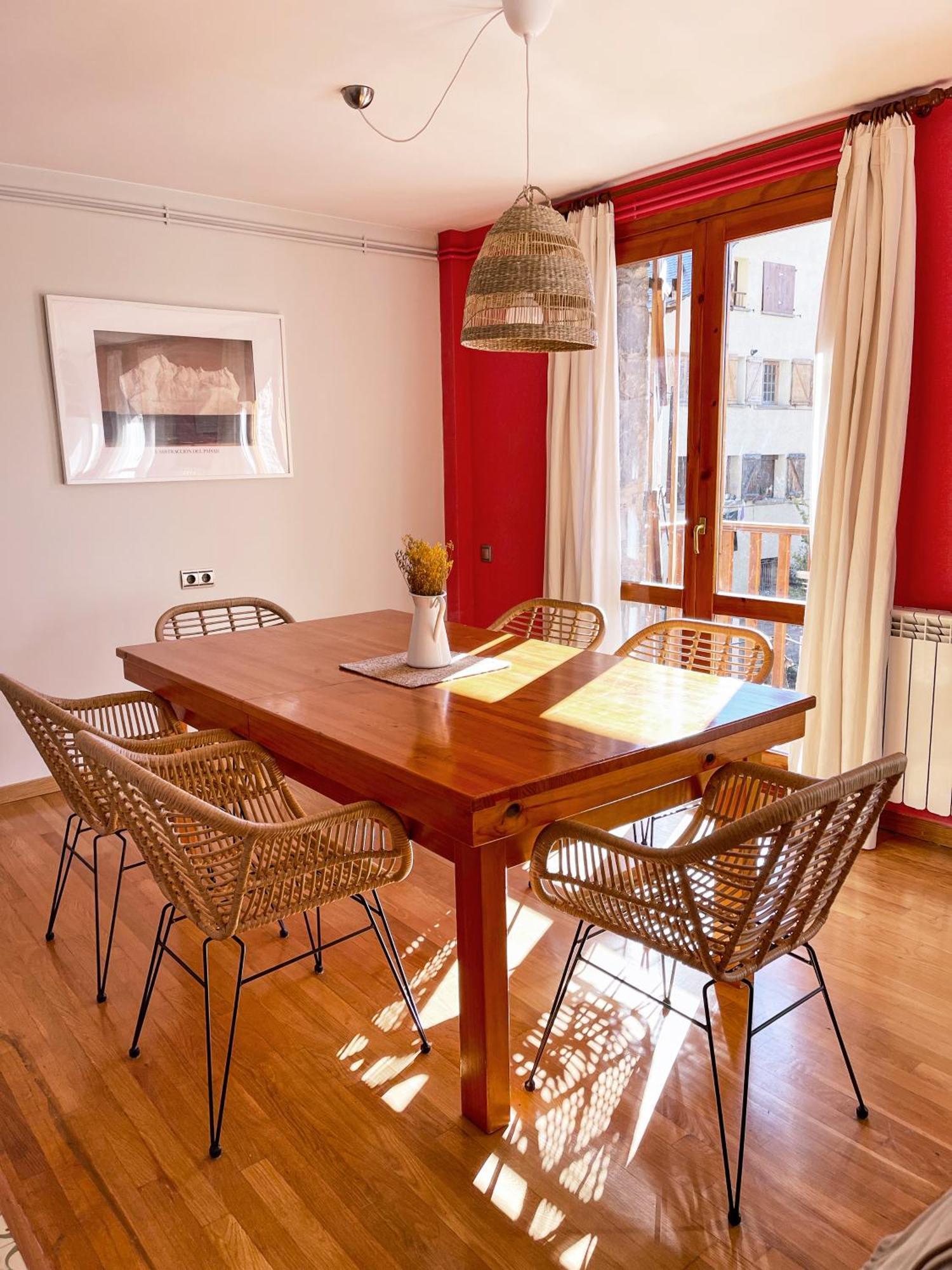 Apartamento Familiar En El Centro De Benasque Con Terraza Eksteriør billede
